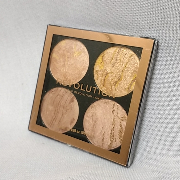 Revolution Cheek Kit - Picture 2 of 4